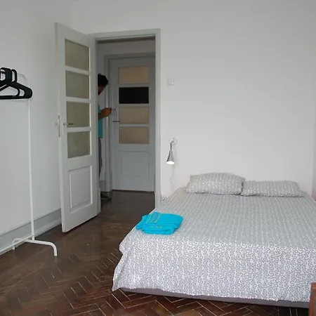 Economy Guest Houses - Old Town I Gasthof *